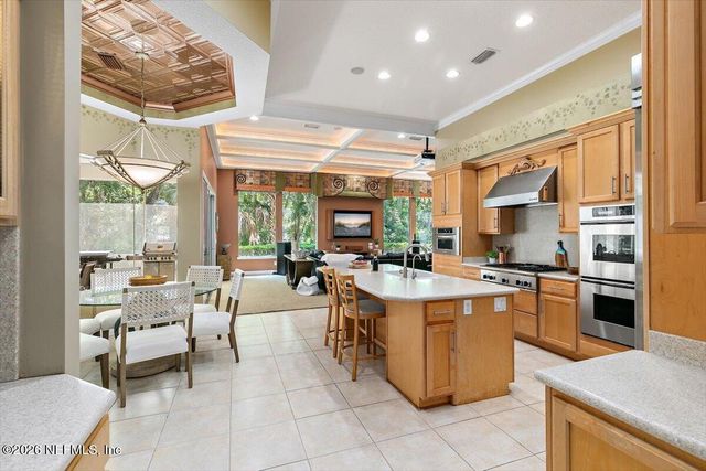 380 CLEARWATER Drive, Ponte Vedra Beach, FL 32082