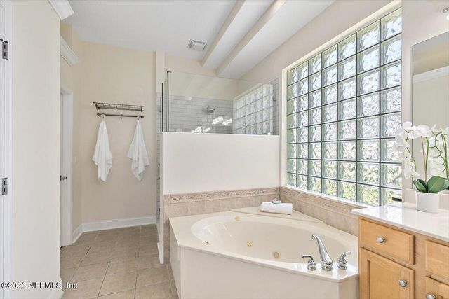 380 CLEARWATER Drive, Ponte Vedra Beach, FL 32082