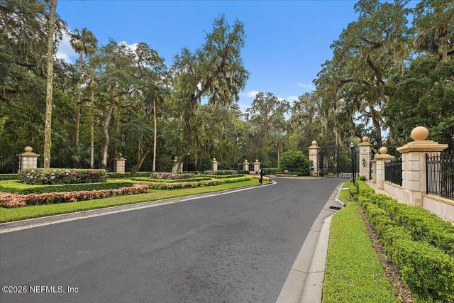 380 CLEARWATER Drive, Ponte Vedra Beach, FL 32082