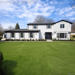 7275 Old Coach Trail, Washington Township, MI 48094