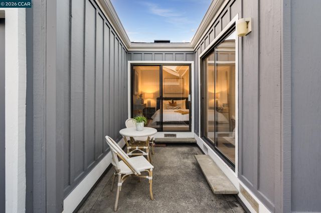 1942 Rancho Verde Circle E, Danville, CA 94526