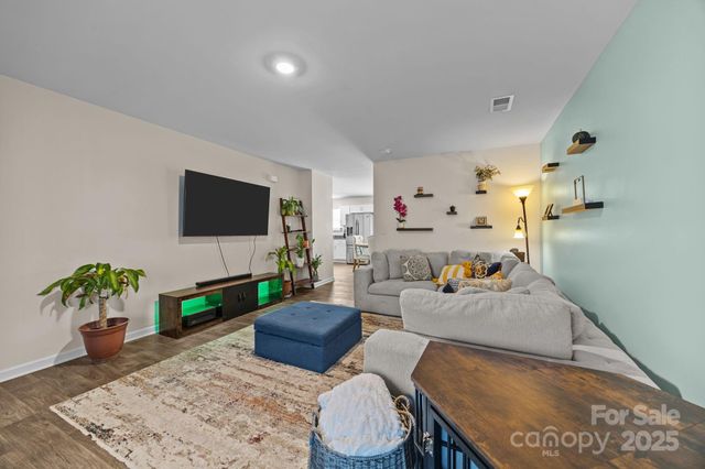 321 Kingsford Drive, Stanley, NC 28164