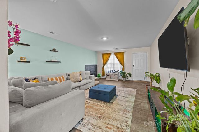 321 Kingsford Drive, Stanley, NC 28164