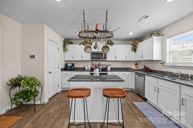 321 Kingsford Drive, Stanley, NC 28164