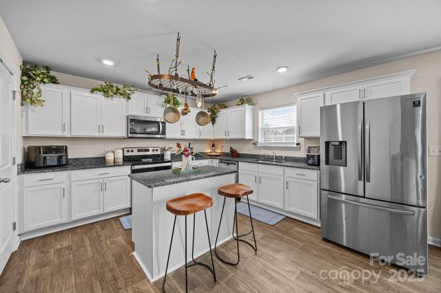 321 Kingsford Drive, Stanley, NC 28164