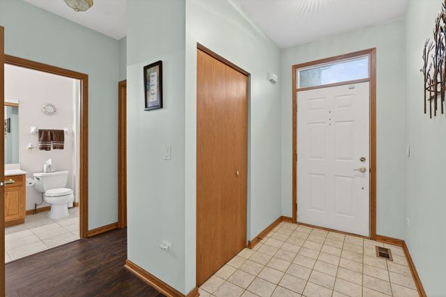 16243 Tomahawk Lake Court, Crest Hill, IL 60403