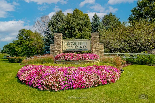16243 Tomahawk Lake Court, Crest Hill, IL 60403