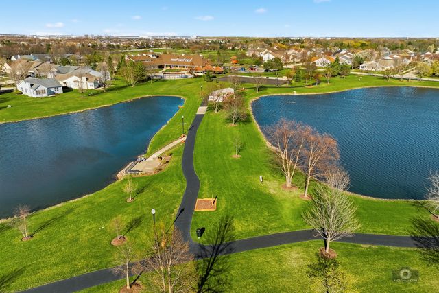 16243 Tomahawk Lake Court, Crest Hill, IL 60403