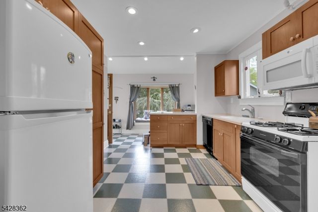 199 N Bridge St, Somerville Boro, NJ 08876