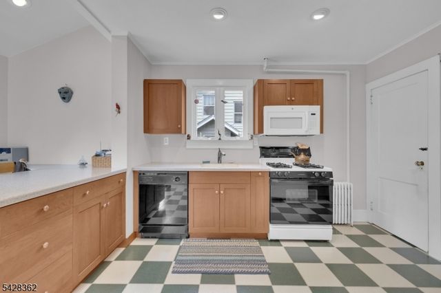199 N Bridge St, Somerville Boro, NJ 08876