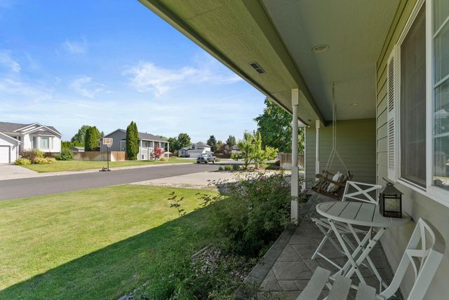 17813 N Lidgerwood St, Colbert, WA 99005