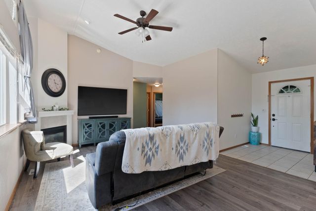 17813 N Lidgerwood St, Colbert, WA 99005