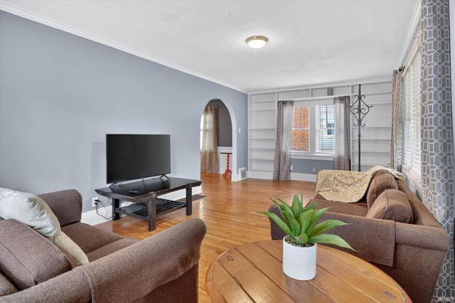 625 E Eckman Street, South Bend, IN 46614
