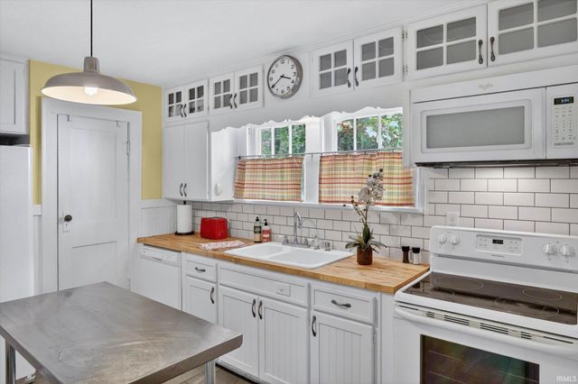 625 E Eckman Street, South Bend, IN 46614