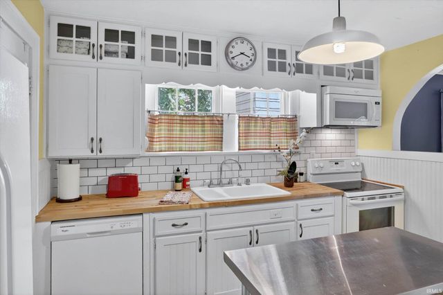625 E Eckman Street, South Bend, IN 46614