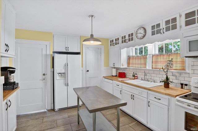 625 E Eckman Street, South Bend, IN 46614