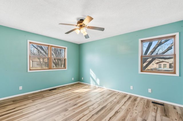 1524 E Selma Ave, Wichita, KS 67216