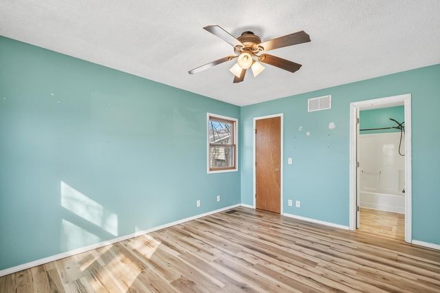 1524 E Selma Ave, Wichita, KS 67216