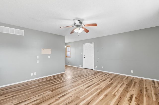 1524 E Selma Ave, Wichita, KS 67216