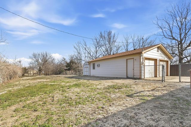 1524 E Selma Ave, Wichita, KS 67216