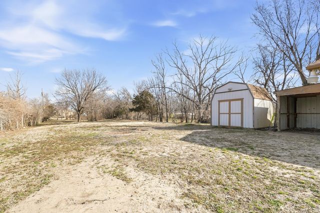 1524 E Selma Ave, Wichita, KS 67216