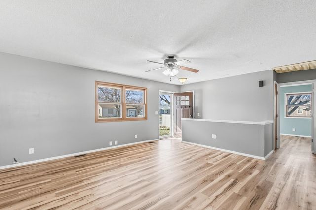 1524 E Selma Ave, Wichita, KS 67216