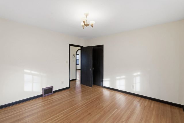 430 N Battin St, Wichita, KS 67208