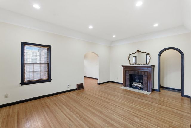 430 N Battin St, Wichita, KS 67208