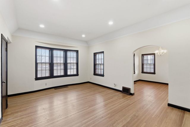 430 N Battin St, Wichita, KS 67208