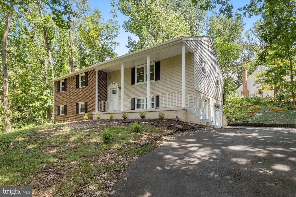 2006 MIDSHIPMAN DR, Stafford, VA 22554