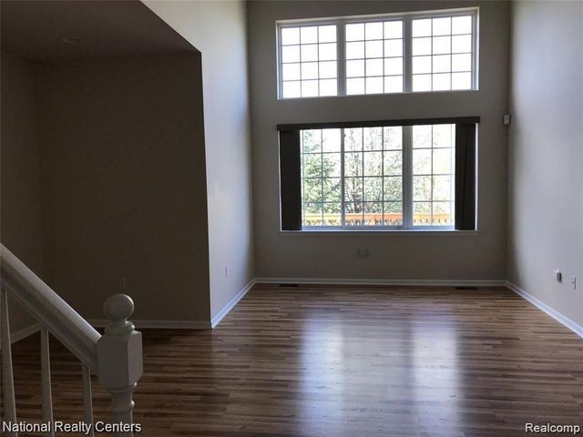 41876 Yeats Drive, Novi, MI 48377