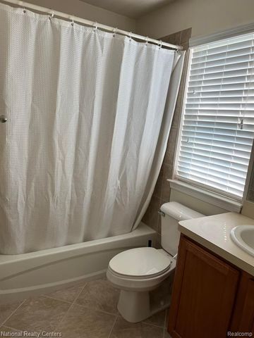 41876 Yeats Drive, Novi, MI 48377