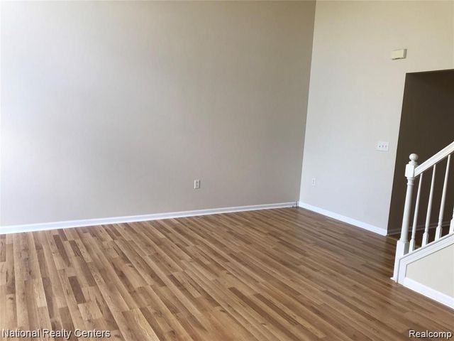 41876 Yeats Drive, Novi, MI 48377