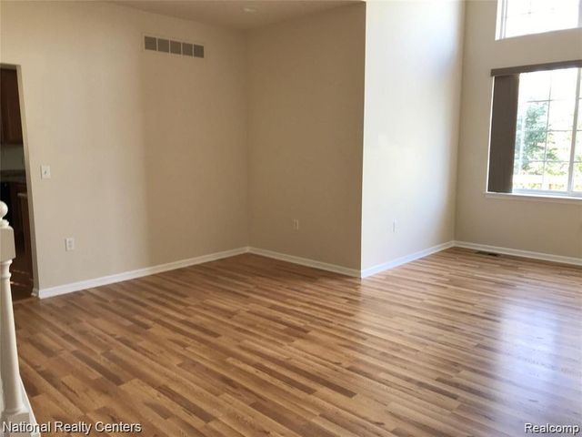 41876 Yeats Drive, Novi, MI 48377