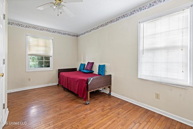 10668 Stark Acres Road, Olive Branch, MS 38654