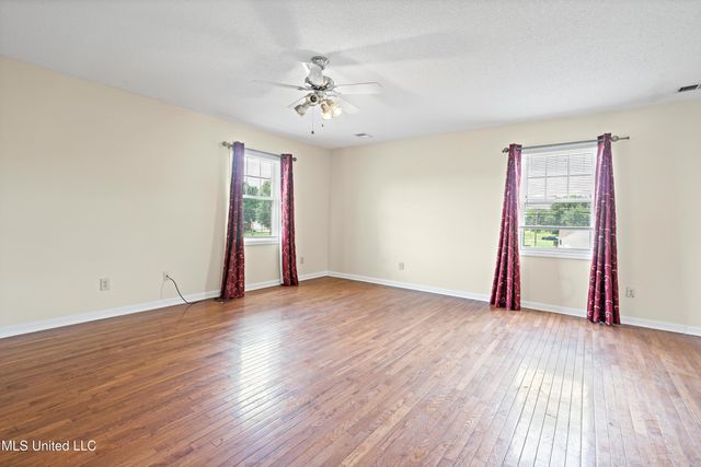 10668 Stark Acres Road, Olive Branch, MS 38654