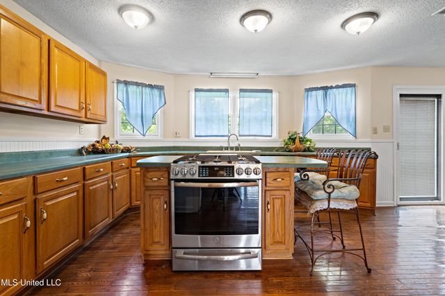 10668 Stark Acres Road, Olive Branch, MS 38654