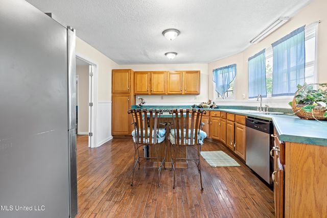 10668 Stark Acres Road, Olive Branch, MS 38654