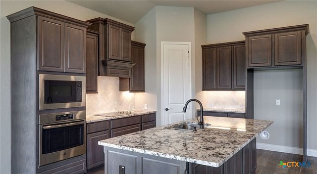 633 Vale Court, New Braunfels, TX 78132
