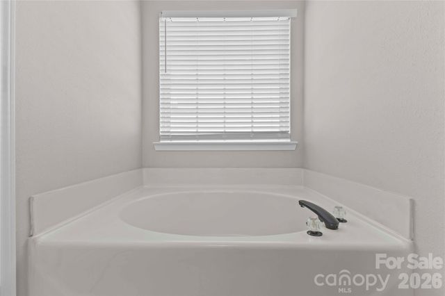 17300 Commons Crossing Drive, Charlotte, NC 28277