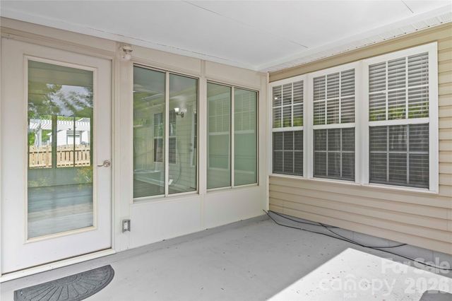 17300 Commons Crossing Drive, Charlotte, NC 28277