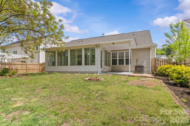 17300 Commons Crossing Drive, Charlotte, NC 28277