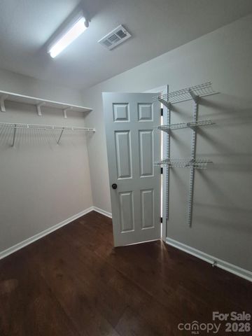 17300 Commons Crossing Drive, Charlotte, NC 28277