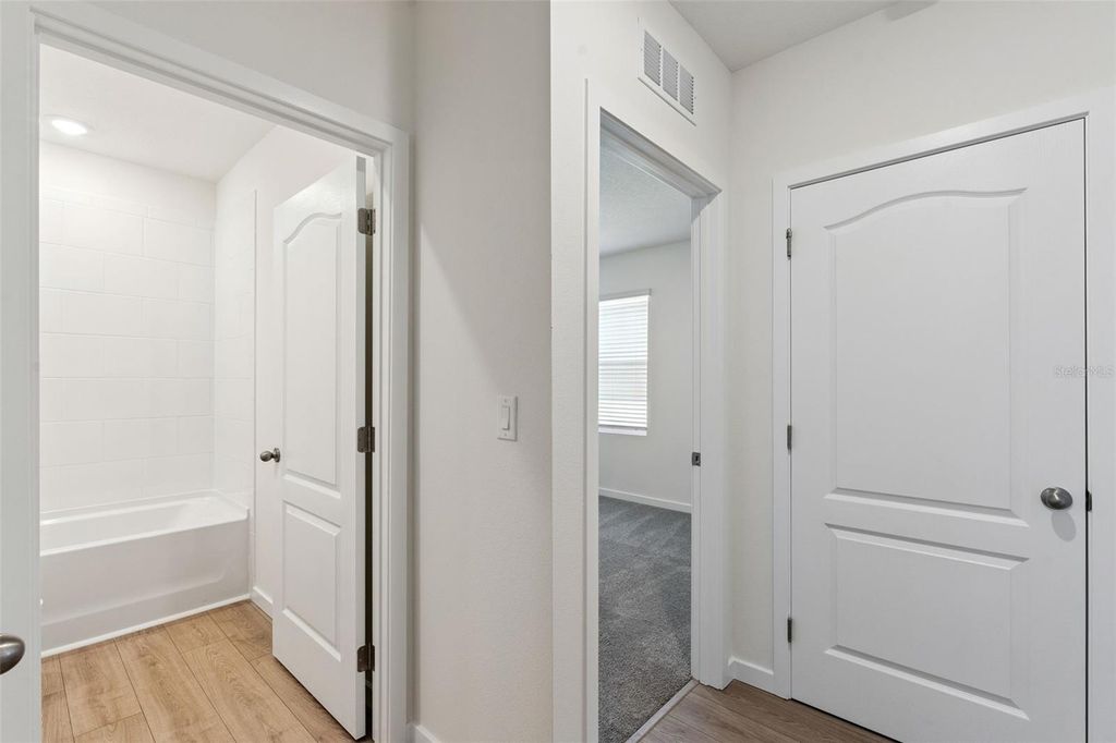 Image 27 of property listing at 1921 HOWARD MESA DRIVE, Kissimmee, FL 34744