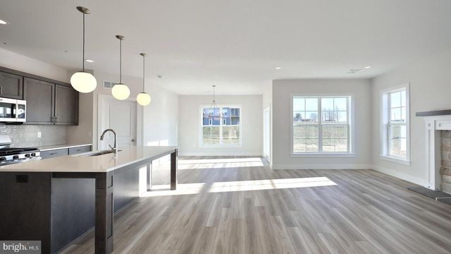 35 CANTERBURY LN, Annville, PA 17003