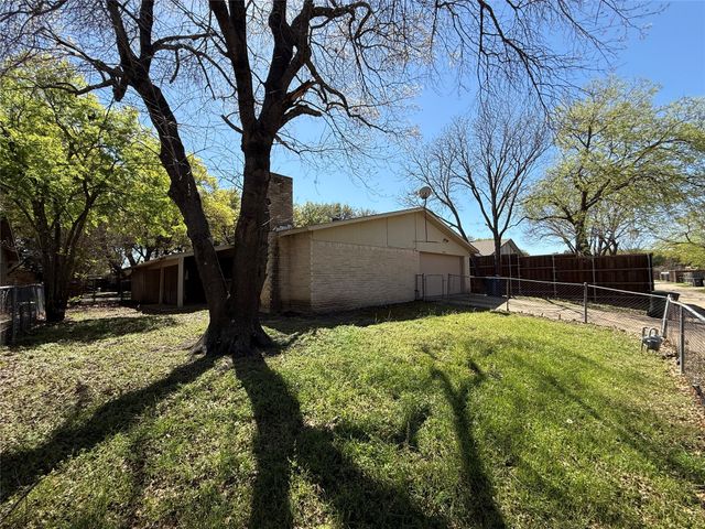 3225 Collins Boulevard, Garland, TX 75044