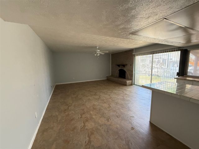 3225 Collins Boulevard, Garland, TX 75044