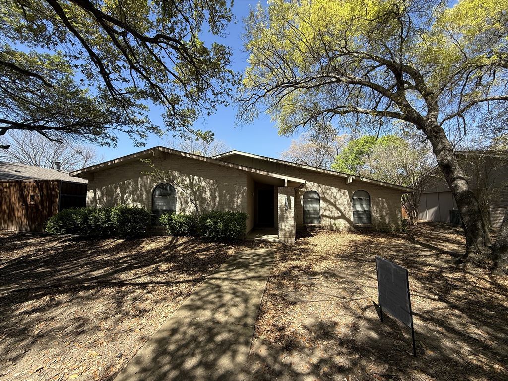 3225 Collins Boulevard, Garland, TX 75044