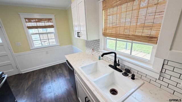 715 S 68th Avenue, Omaha, NE 68106