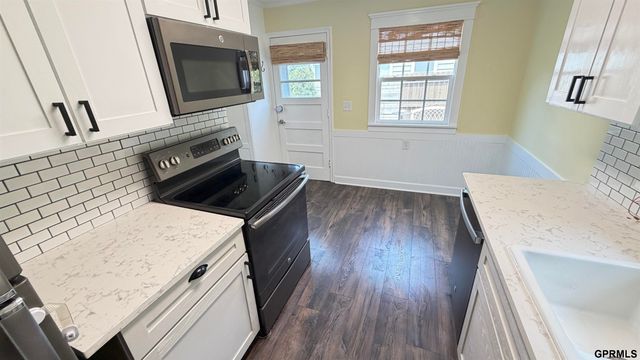 715 S 68th Avenue, Omaha, NE 68106